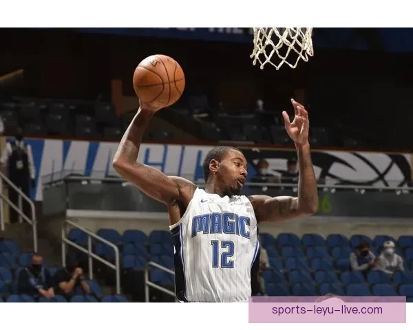 波神被保罗里德顶到腰部返回更衣室 本场比赛能否出战成疑