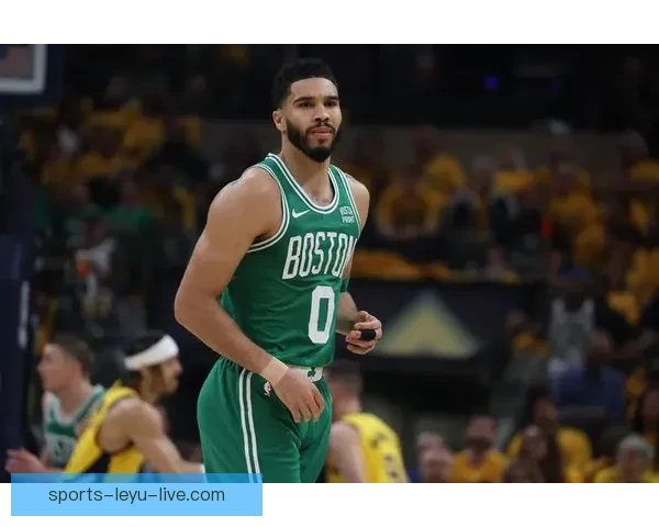 塔图姆三节23分11篮板9助攻差1助实现连场三双展现巨星实力