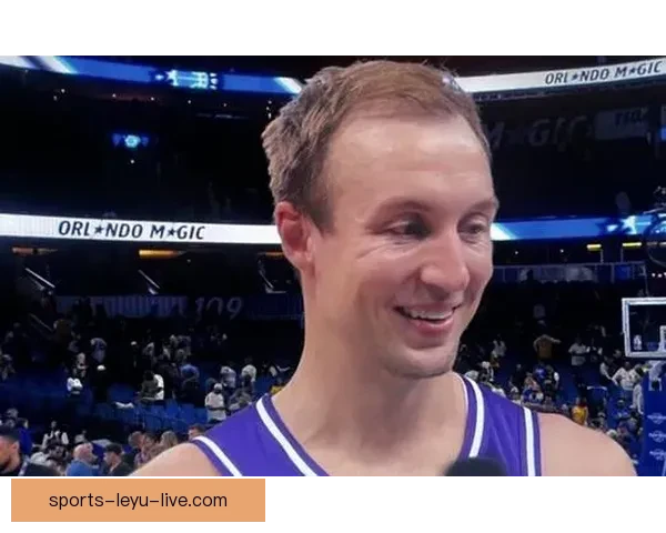 里夫斯称肯纳德为联盟顶级射手强调享受比赛和赢得胜利的重要性